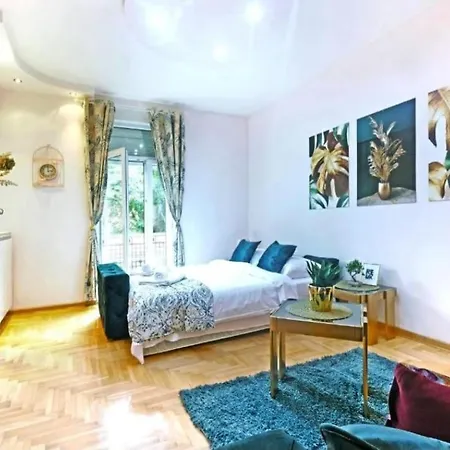 Cozy Near Saint Sava Temple Apartment